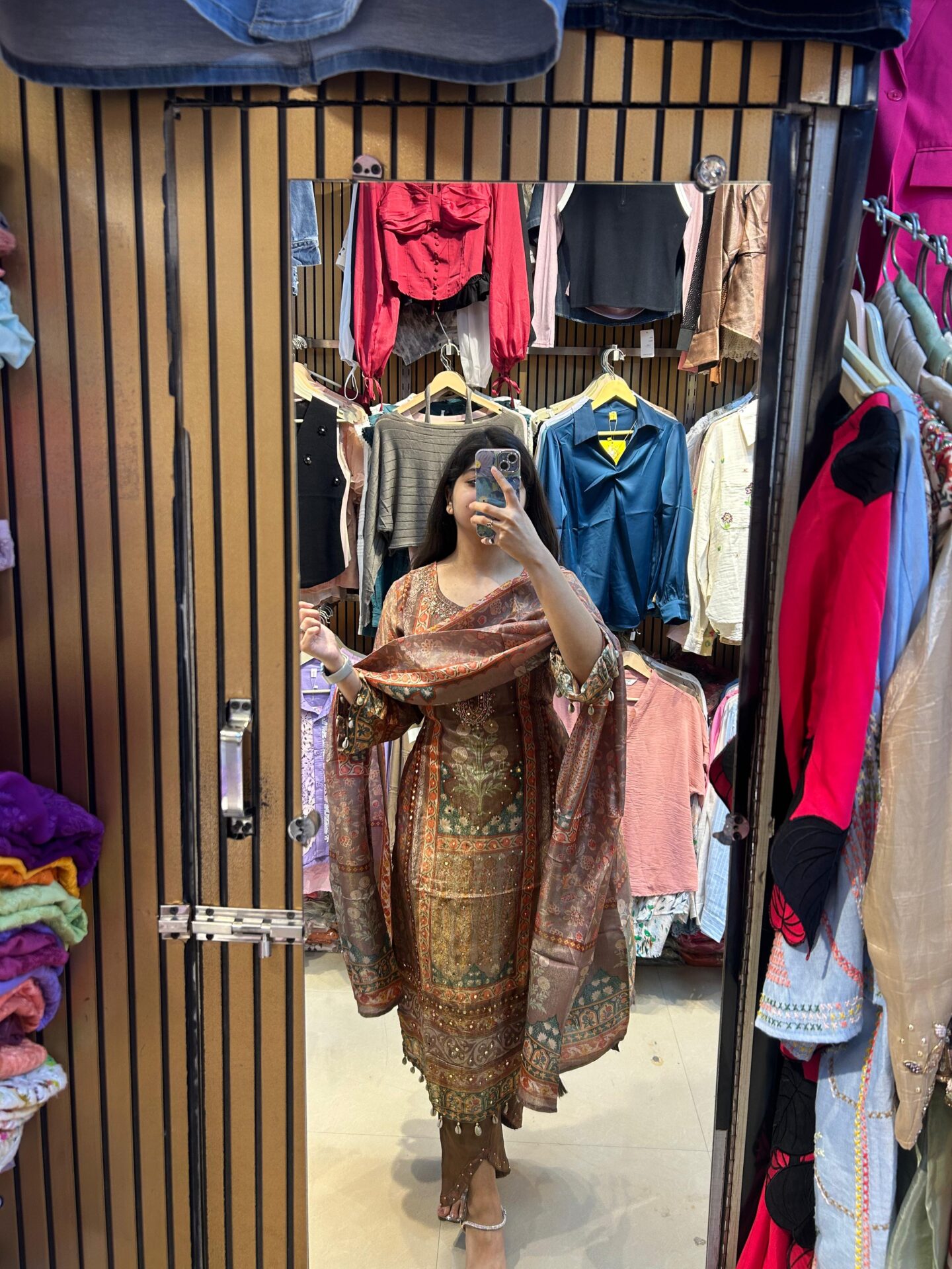 Traditional Elegance Redefined - Image 2