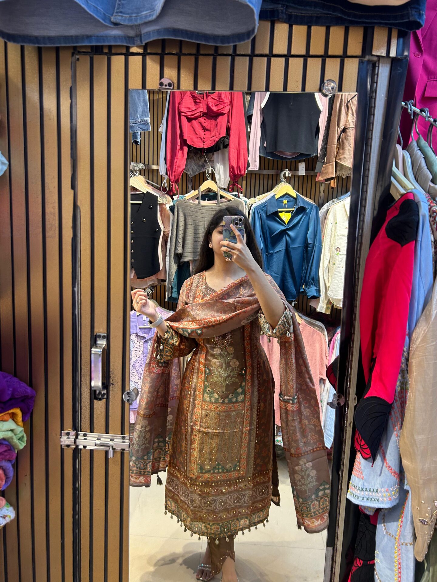 Traditional Elegance Redefined - Image 3