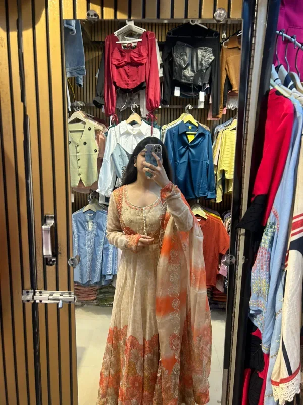 A Glimpse into Contemporary Fashion - Image 5