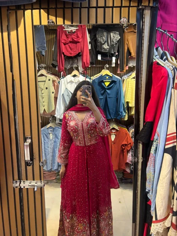 A Glimpse of a Beautifully Embellished Pink Outfit - Image 6