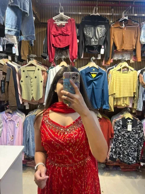 A Mirror Moment in Traditional Charm - Image 8