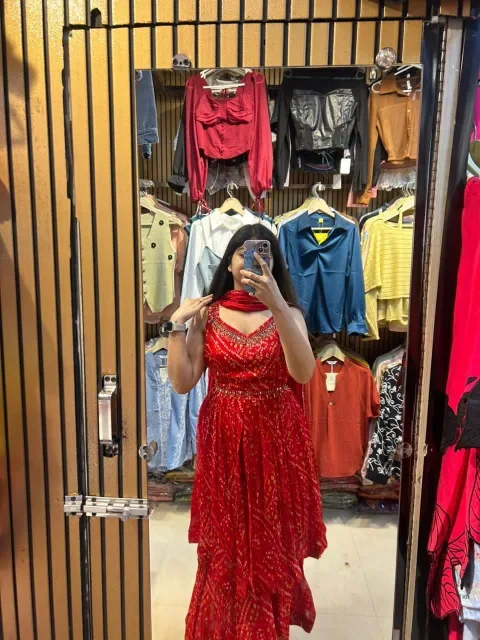 A Mirror Moment in Traditional Charm - Image 3